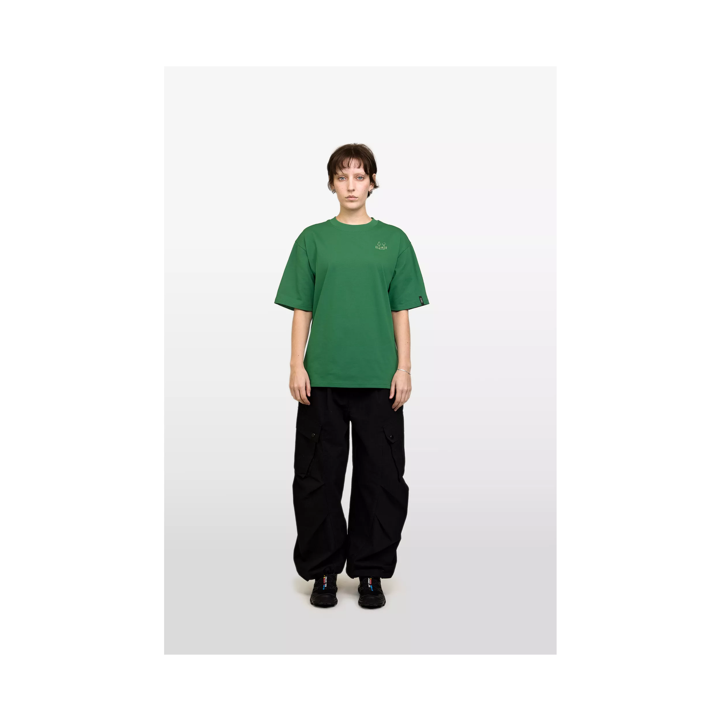 model-(40189-jade-front)-(40194-black-front)-1
