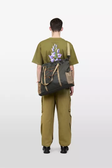 model-(34028-darkgreen-front)-(40165-mossgrn-back)-(40194-olive-back)