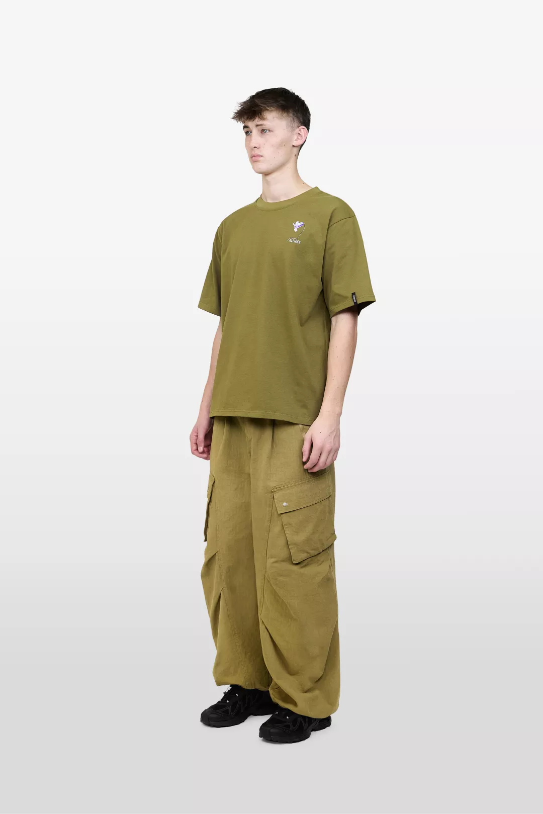 model-(40165-mossgrn-side)-(40194-olive-side)