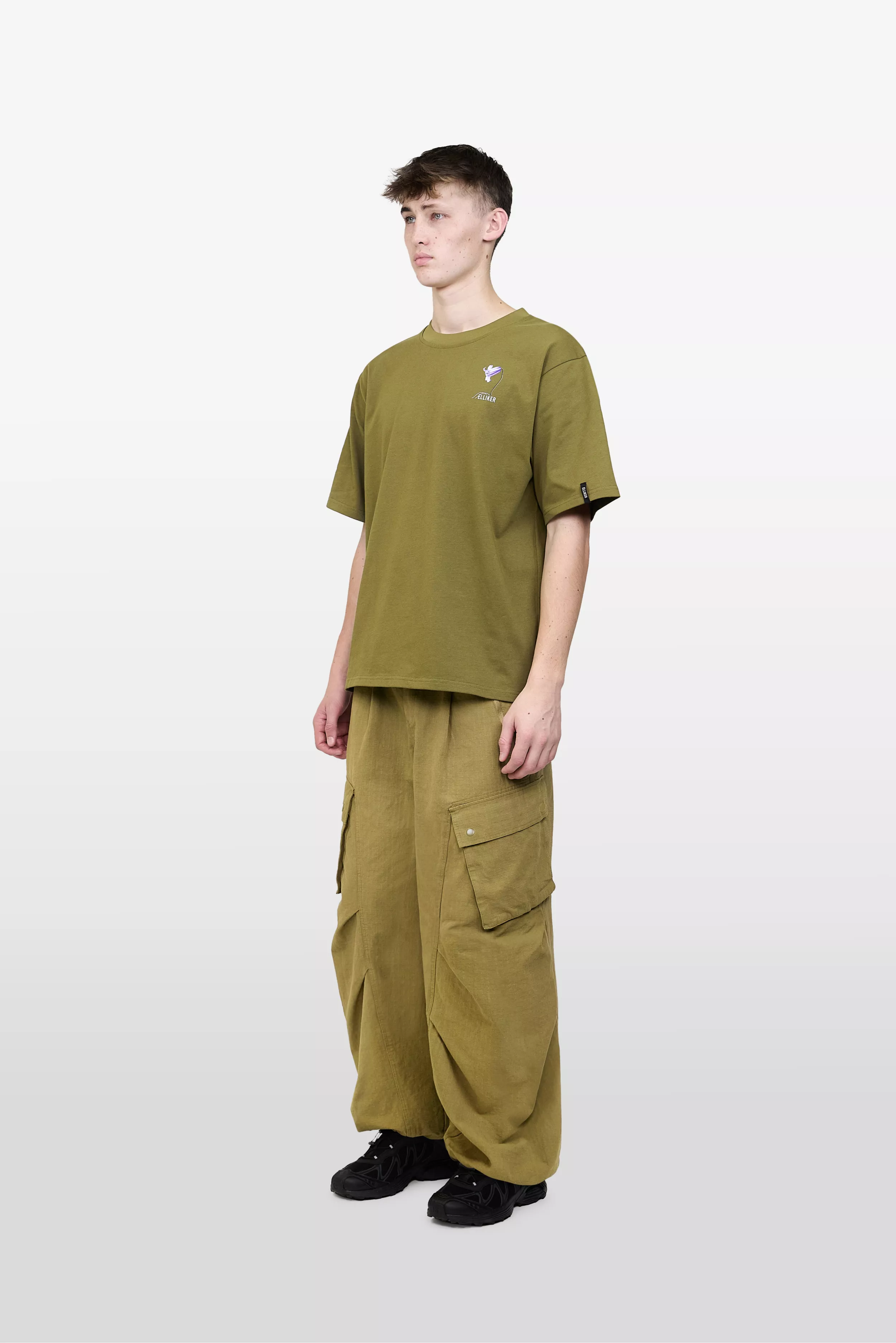 model-(40165-mossgrn-side)-(40194-olive-side)