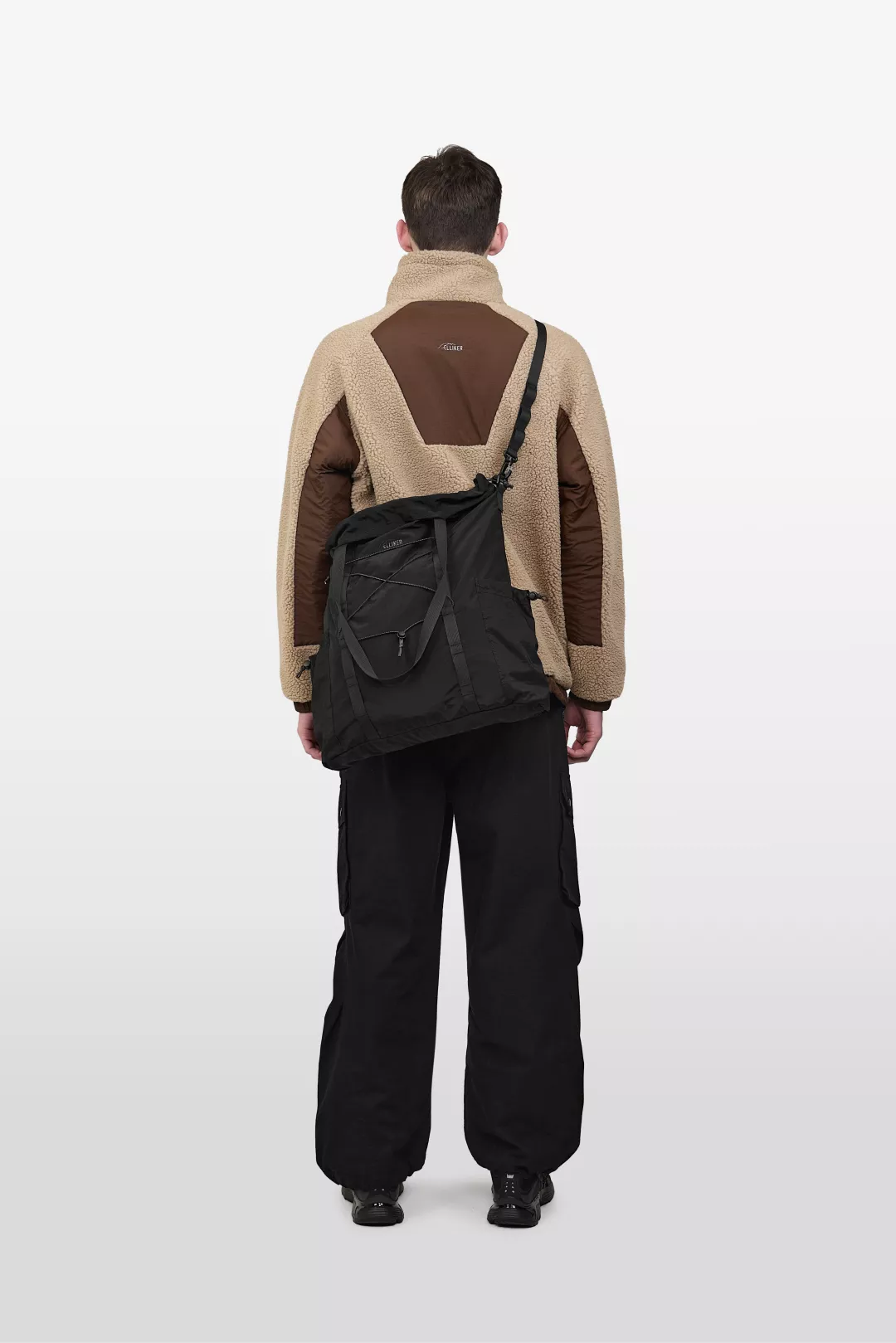 model-(34082-black-front)-(40161-taupe-back)-(40194-black-back)