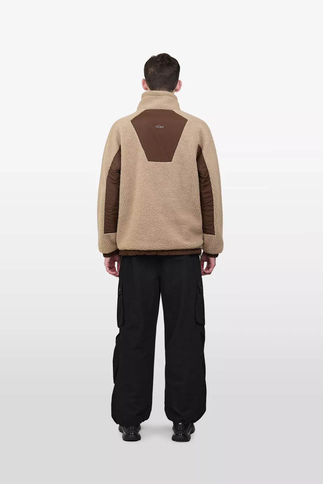 model-(40161-taupe-back)-(40194-black-front)