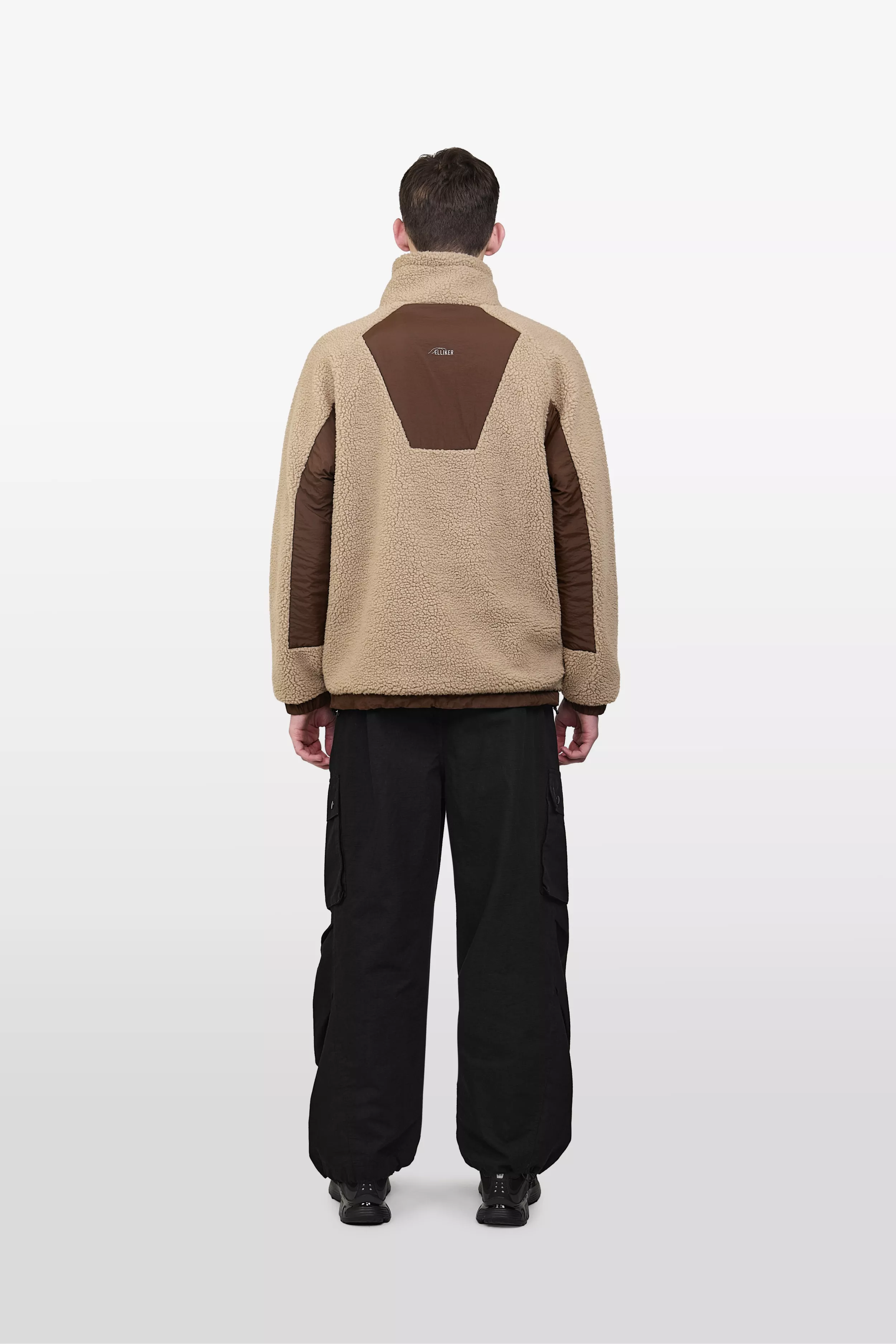 model-(40161-taupe-back)-(40194-black-front)