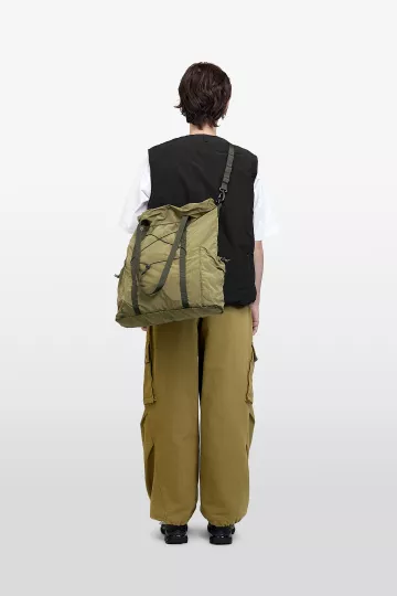 model-(34082-olive-front)-(40182-black-back)-(40194-olive-back)