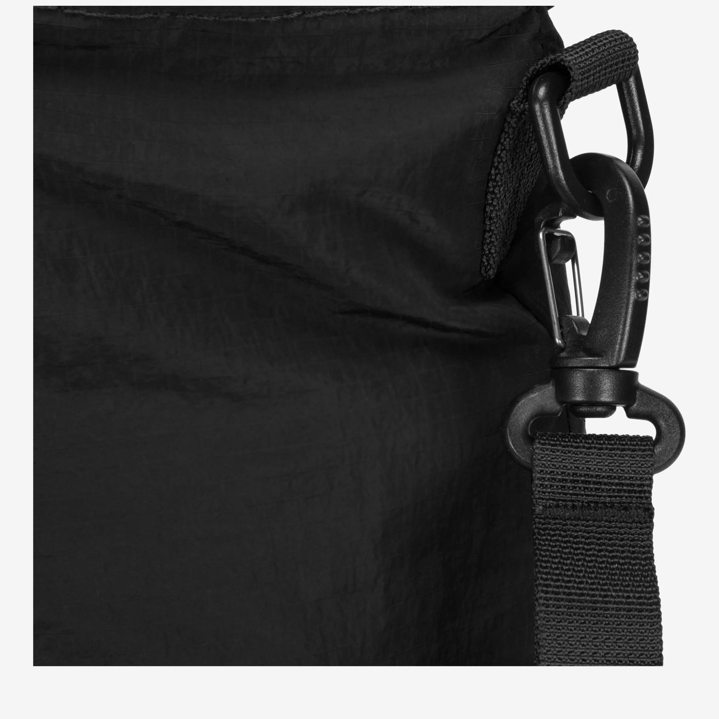 34082-black-detail-1