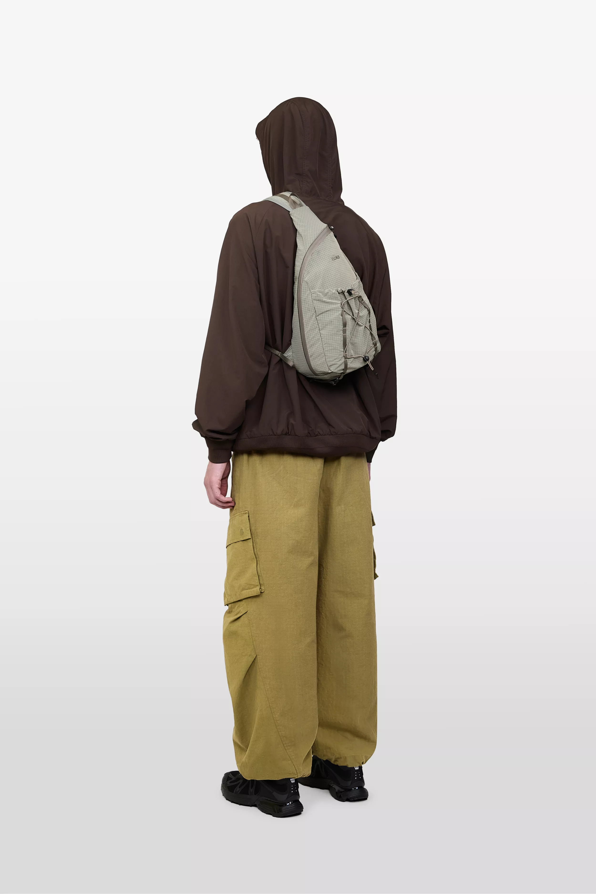 model-(34081-stone-side)-(40193-dkbrown-side)-(40194-olive-side)