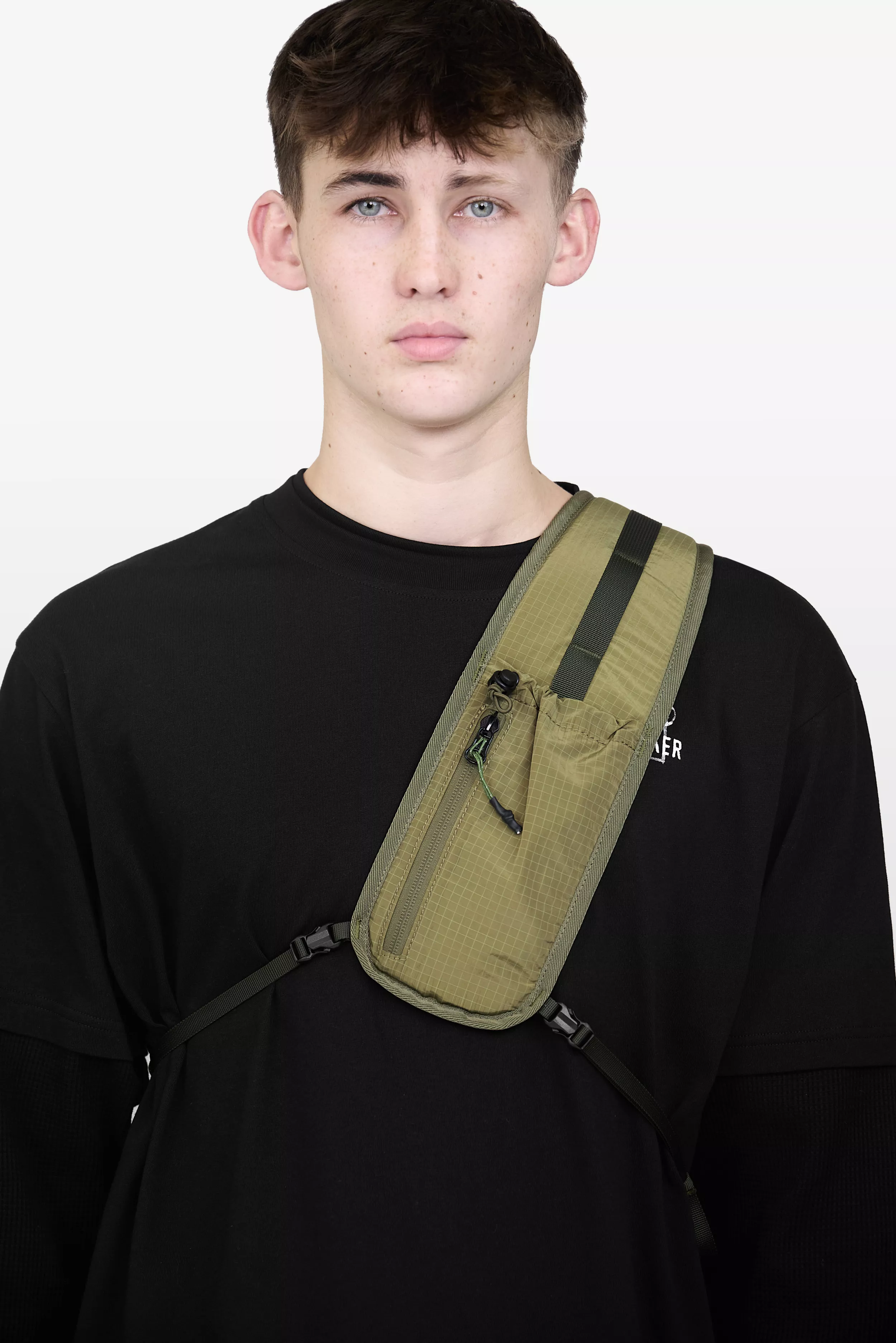 model-(34081-olive-detail)-(40192-black-detail)