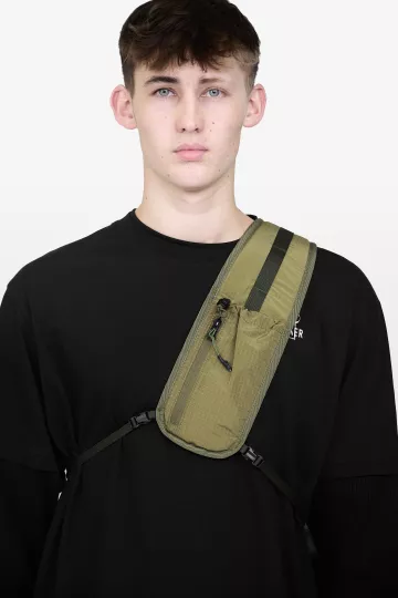 model-(34081-olive-detail)-(40192-black-detail)