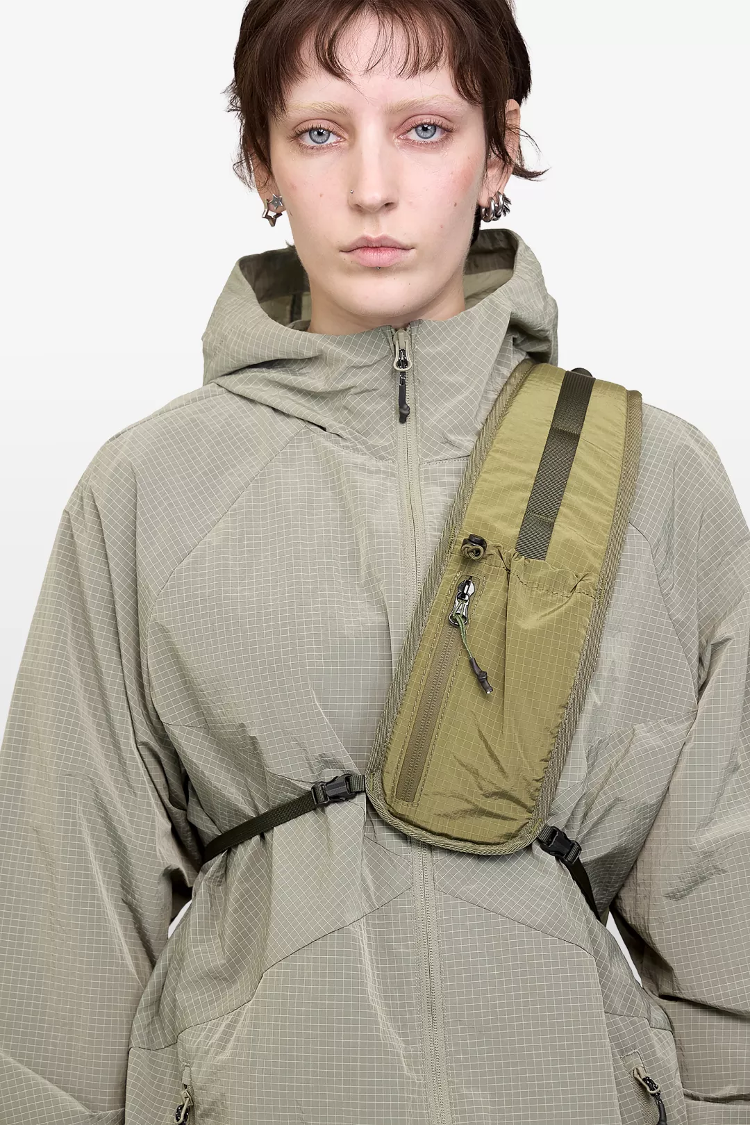 model-(34081-olive-detail)-(40195-stone-front)