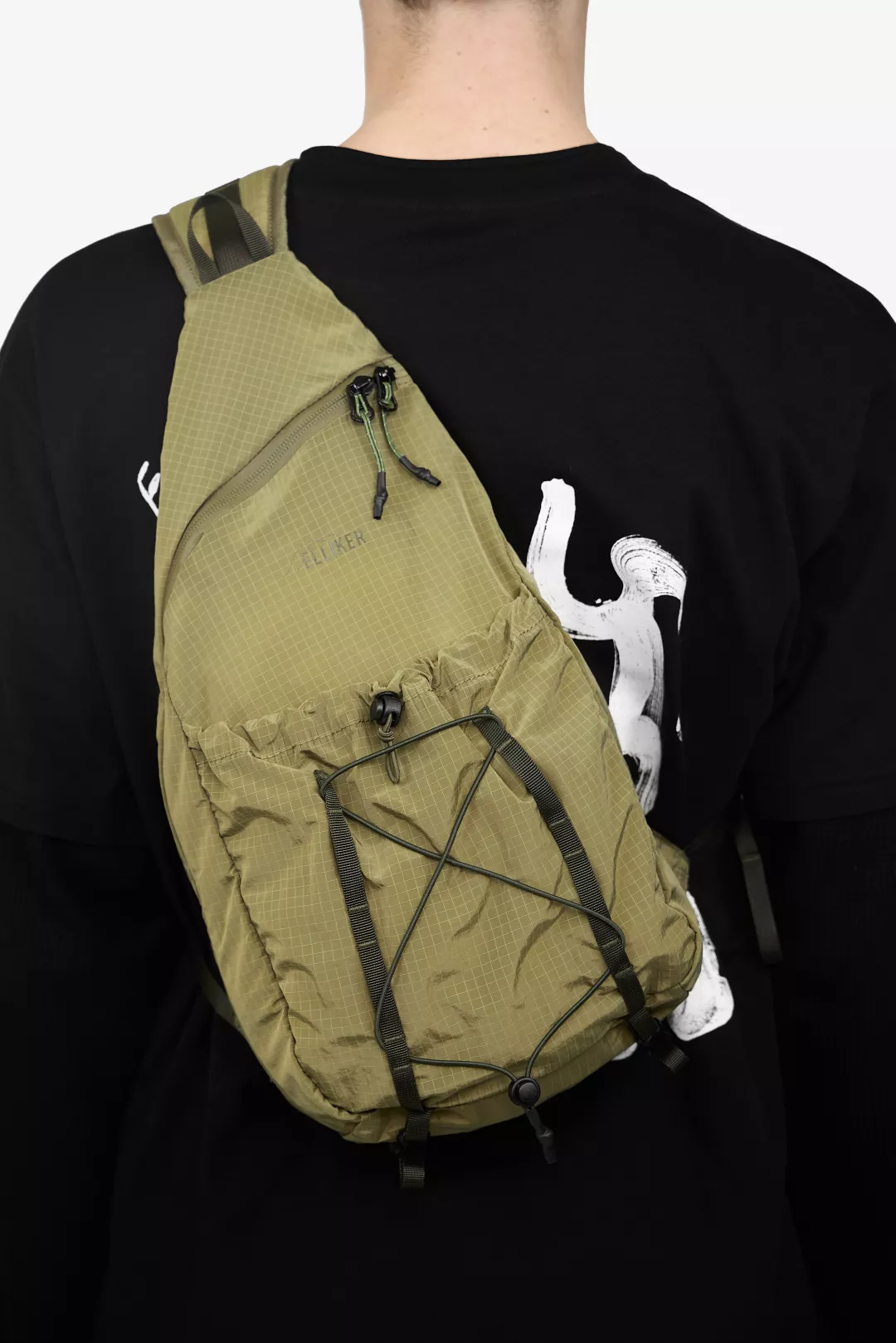 model-(34081-olive-front)-(40192-black-detail)