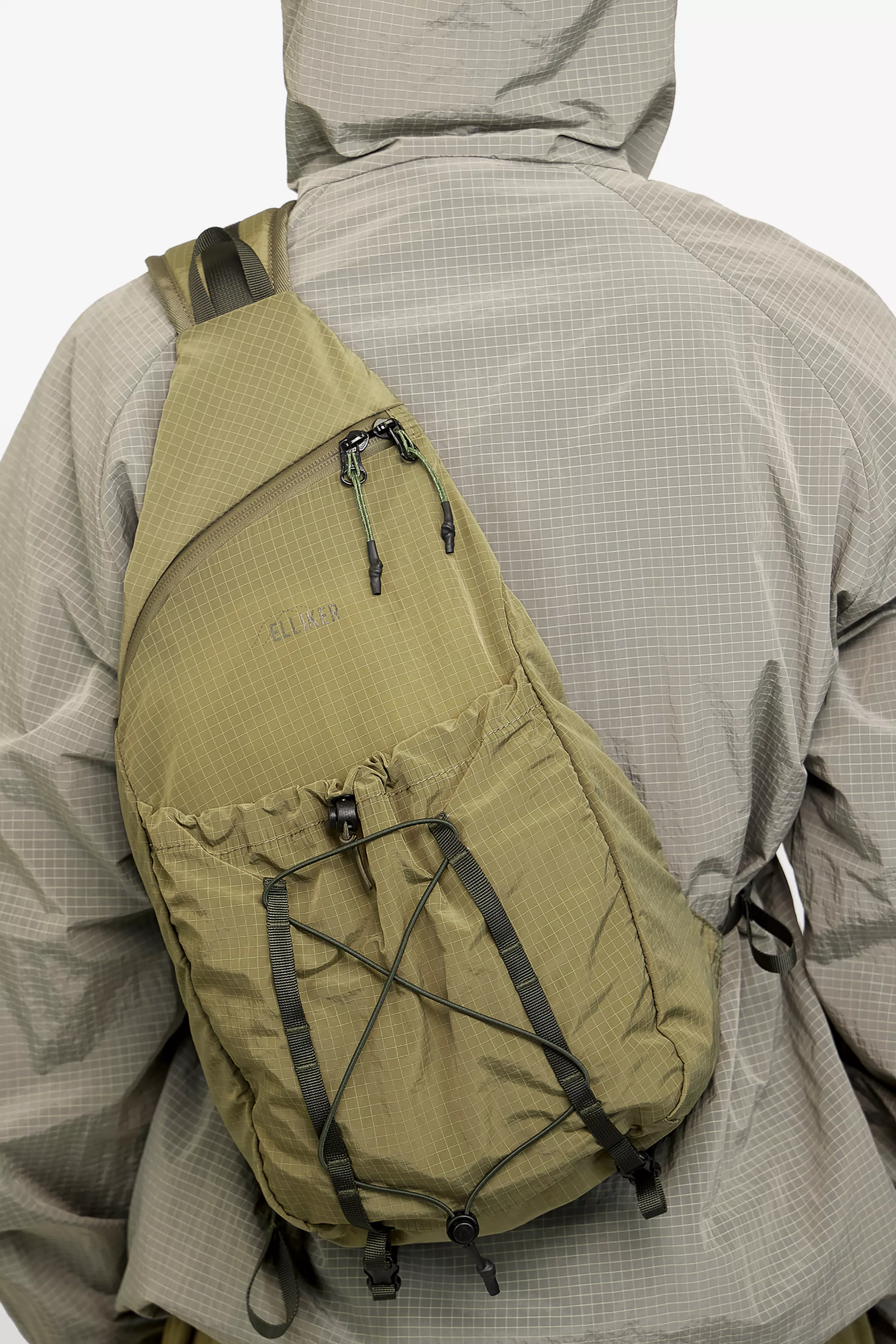 model-(34081-olive-front)-(40195-stone-back)