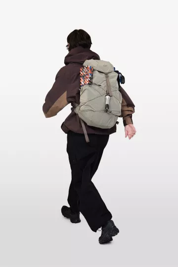 model-(34080-stone-side)-(34084-multi-detail)-(40180-dkbrown-back)-(40194-black-side)-2