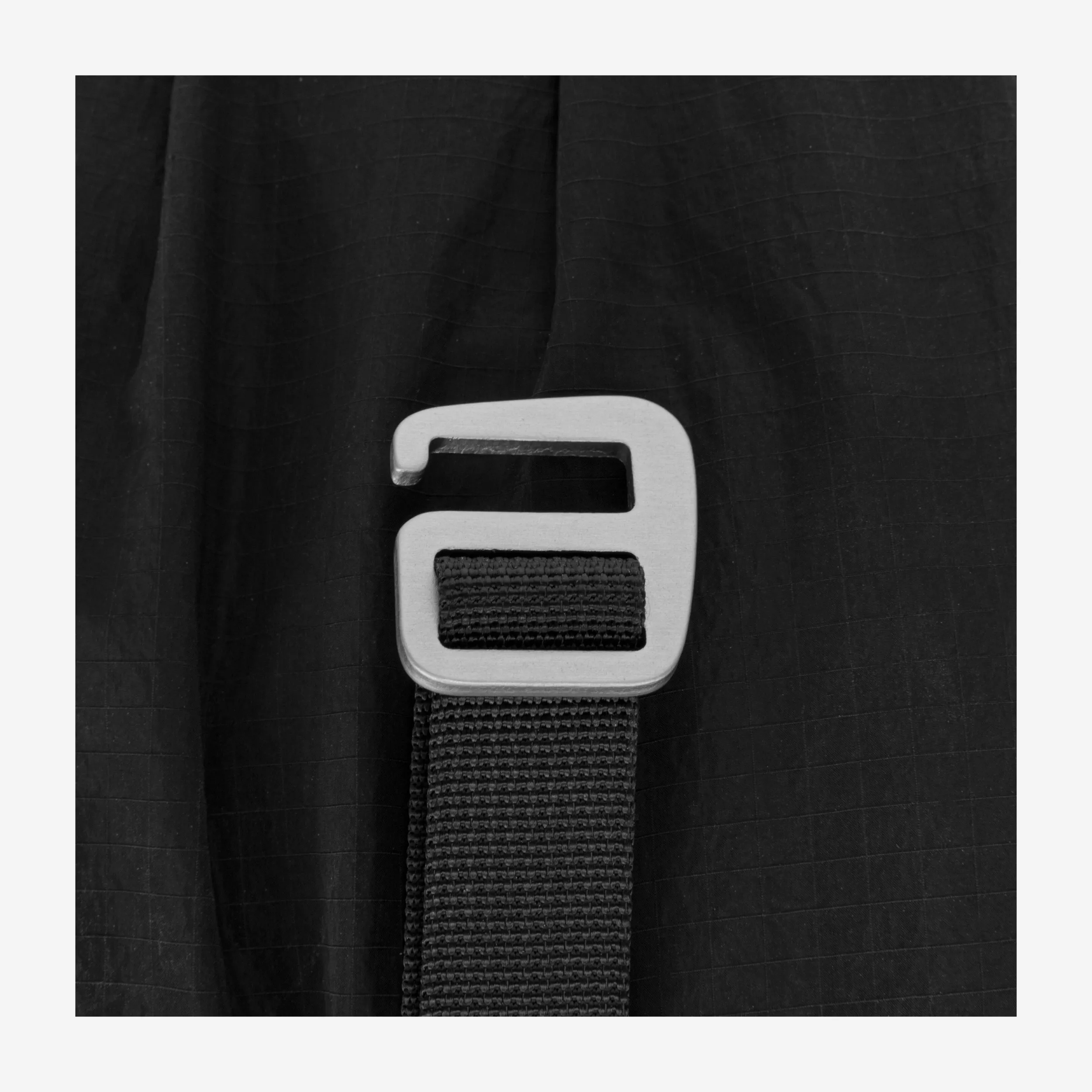 34080-black-detail-1