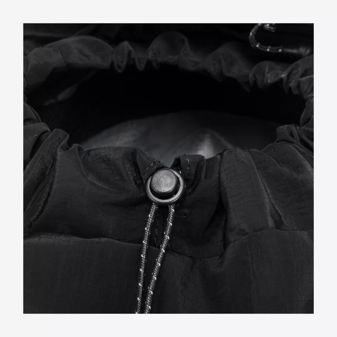 34080-black-detail-3