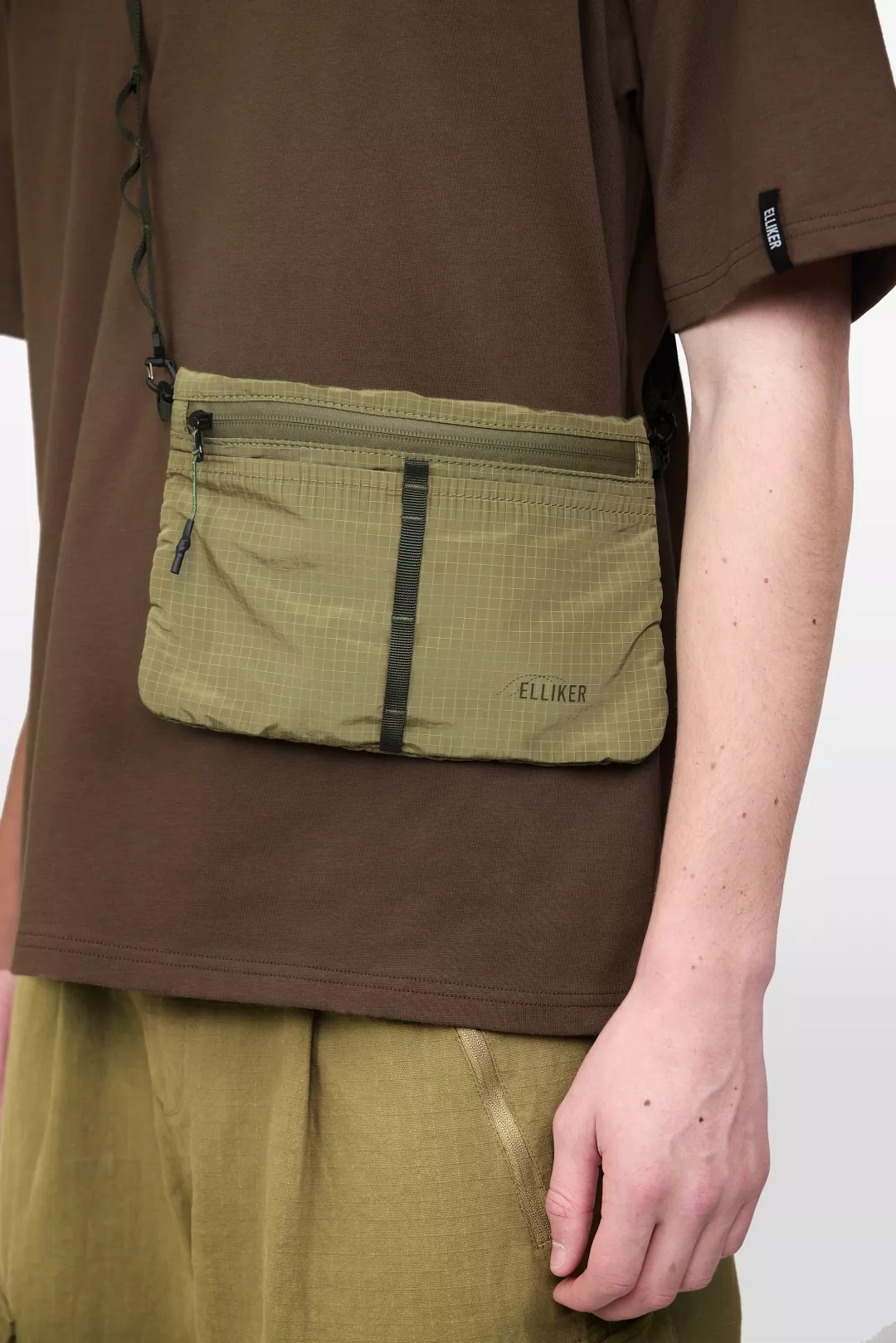model-(34083-olive-front)-(40189-dkbrown-detail)
