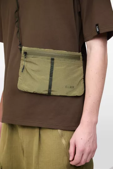 model-(34083-olive-front)-(40189-dkbrown-detail)