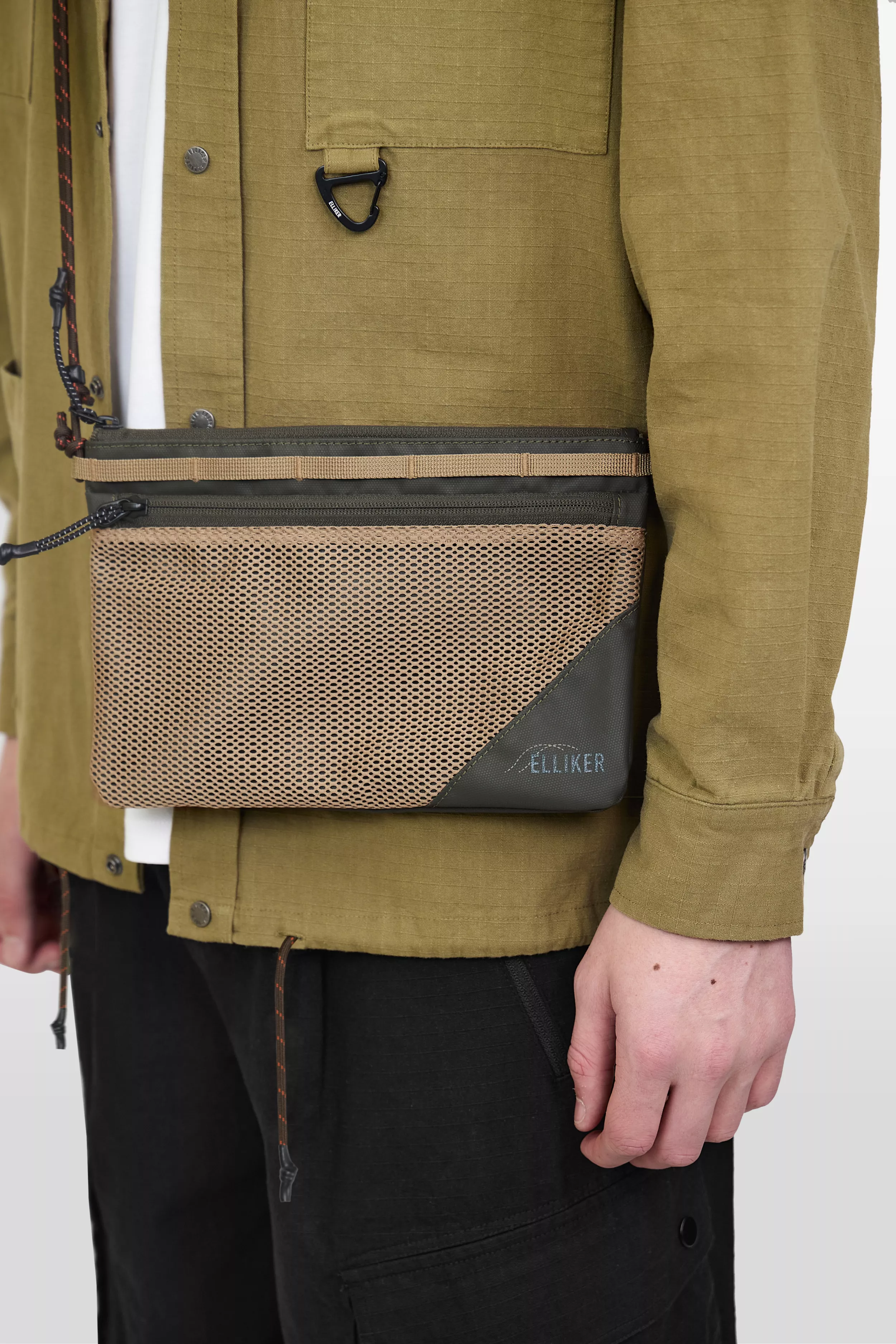 model-(34055-darkgreen-front)-(40197-olive-detail)