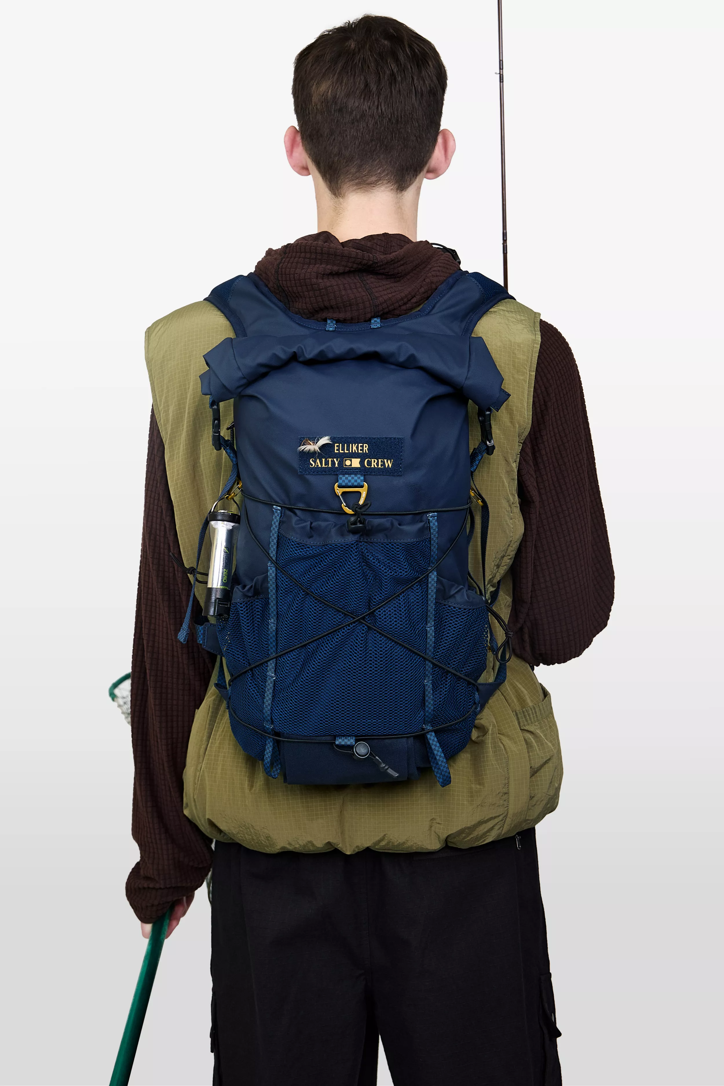 model-(34076-navy-front)-(40182-olive-back)-(40171-dkbrown-back)