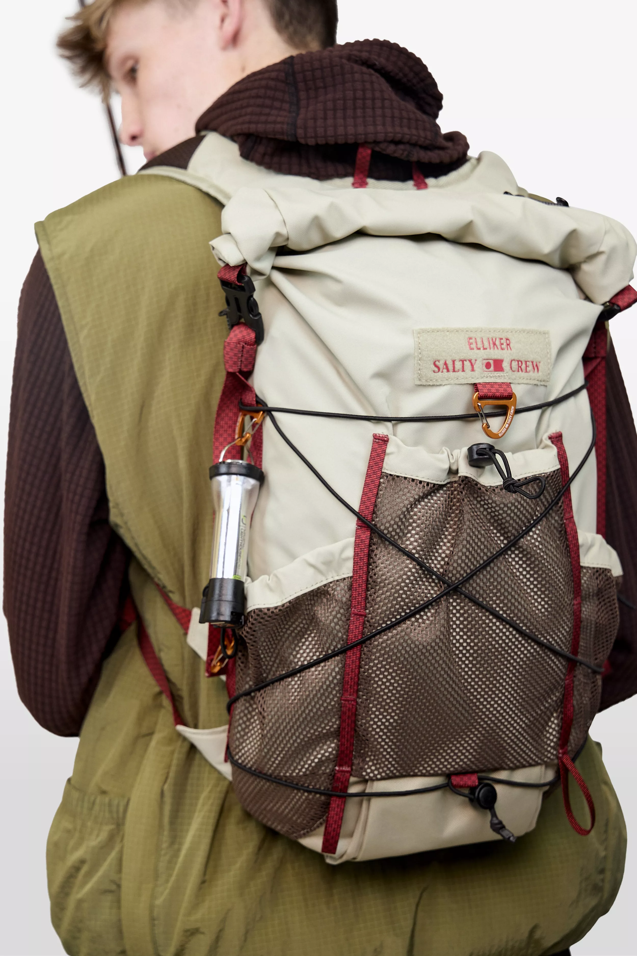 model-(34076-concrete-back)-(40182-olive-back)