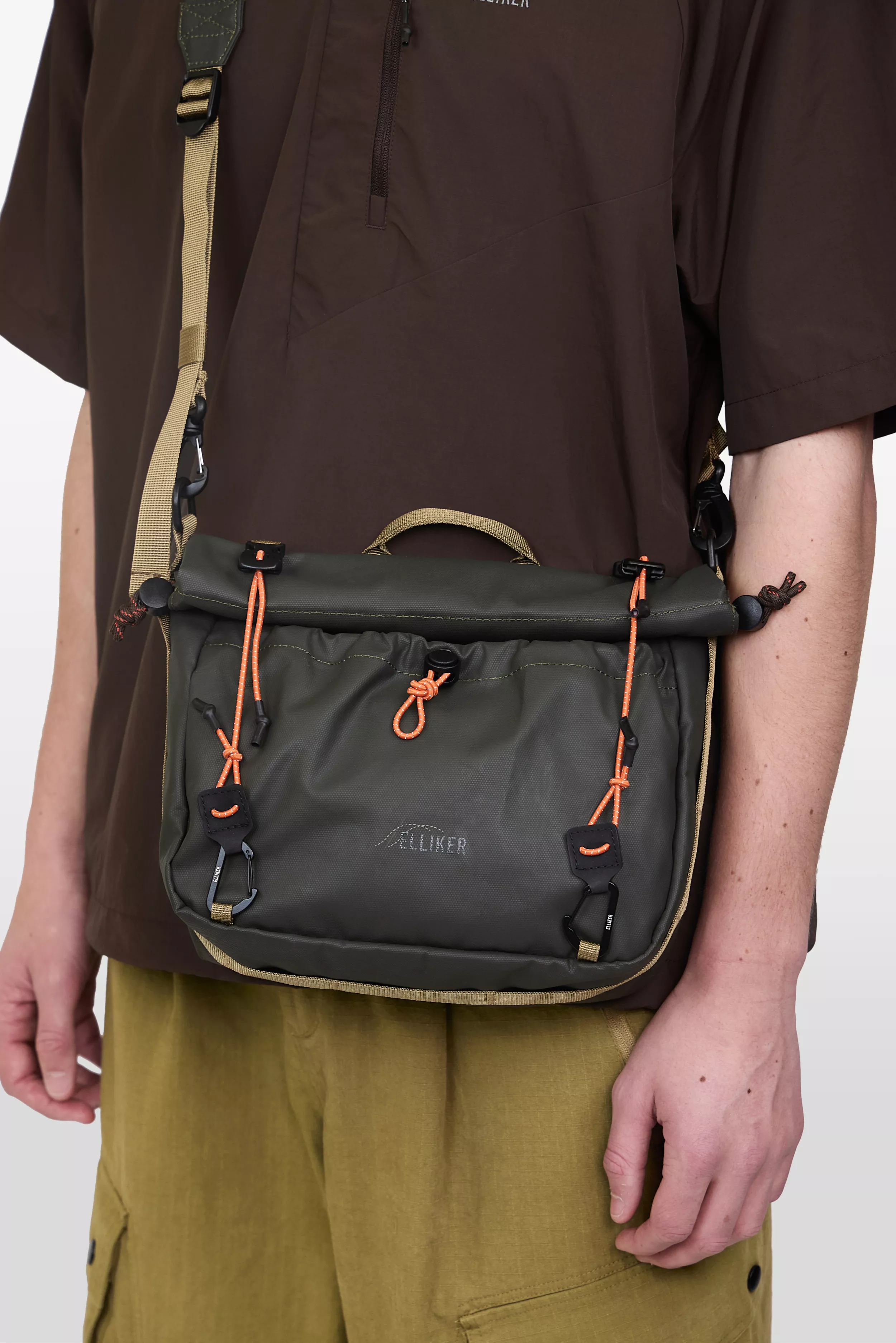 model-(34062-darkgreen-front)-(40142-dkbrown-detail)-(40194-olive-detail)