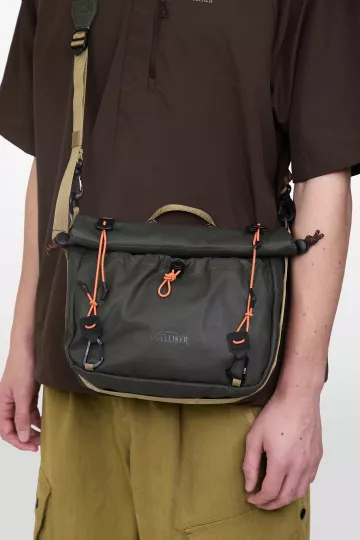 model-(34062-darkgreen-front)-(40142-dkbrown-detail)-(40194-olive-detail)