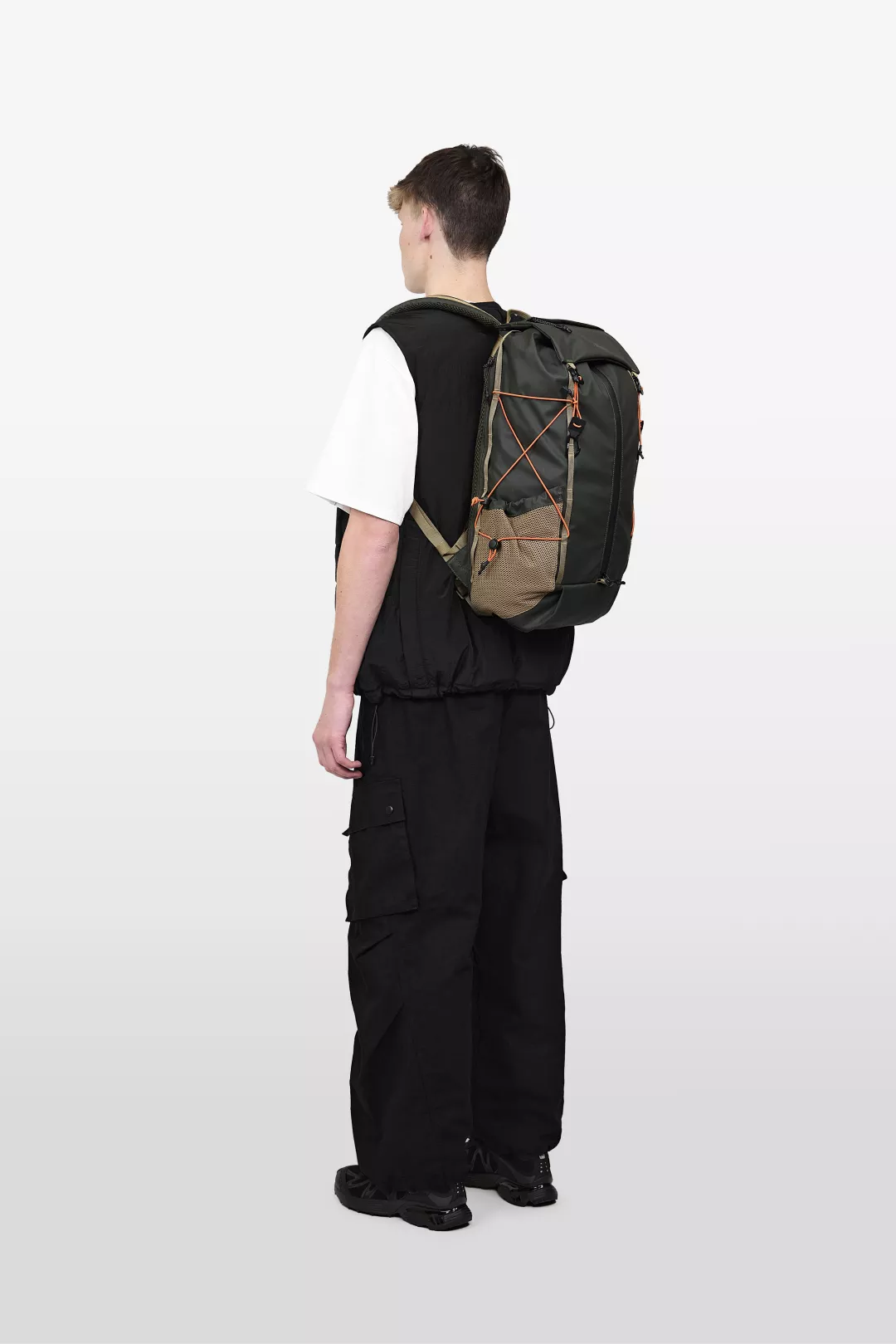 model-(34053-darkgreen-side)-(40182-black-side)-(40194-black-side)