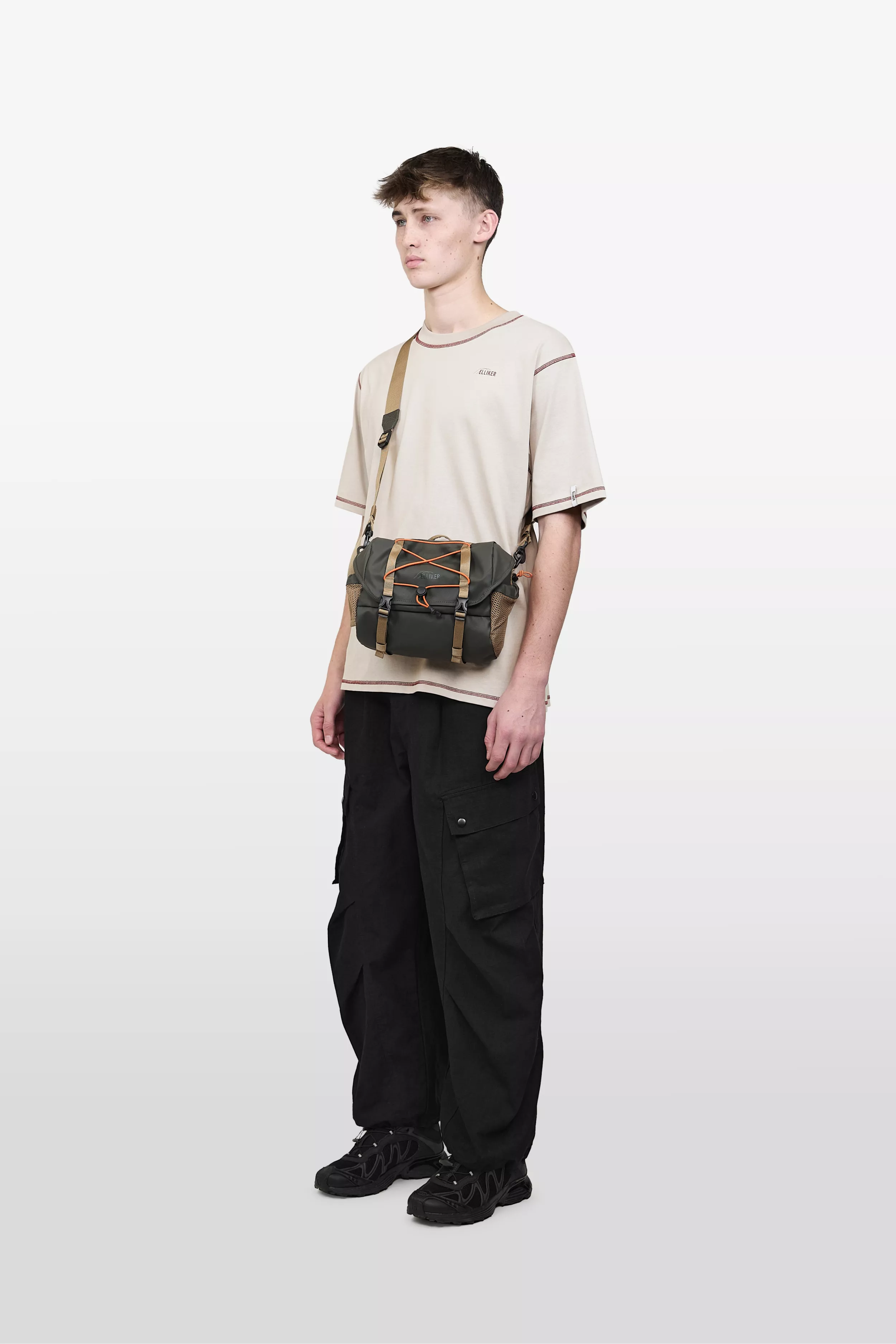 model-(34033-darkgreen-front)-(40181-ashgrey-side)-(40194-black-side)