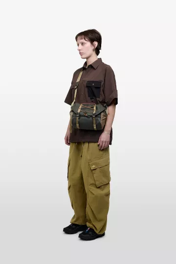 model-(34033-darkgreen-front)-(40168-dkbnblk-side)-(40194-olive-side)-1