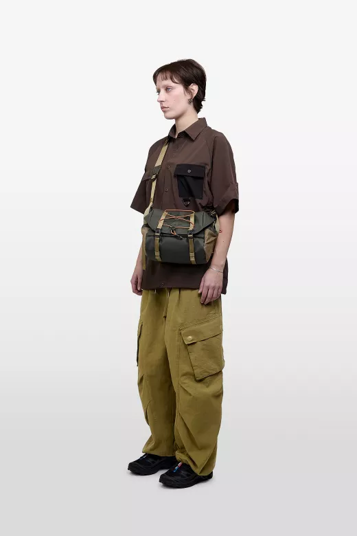 34033-khaki-front Model