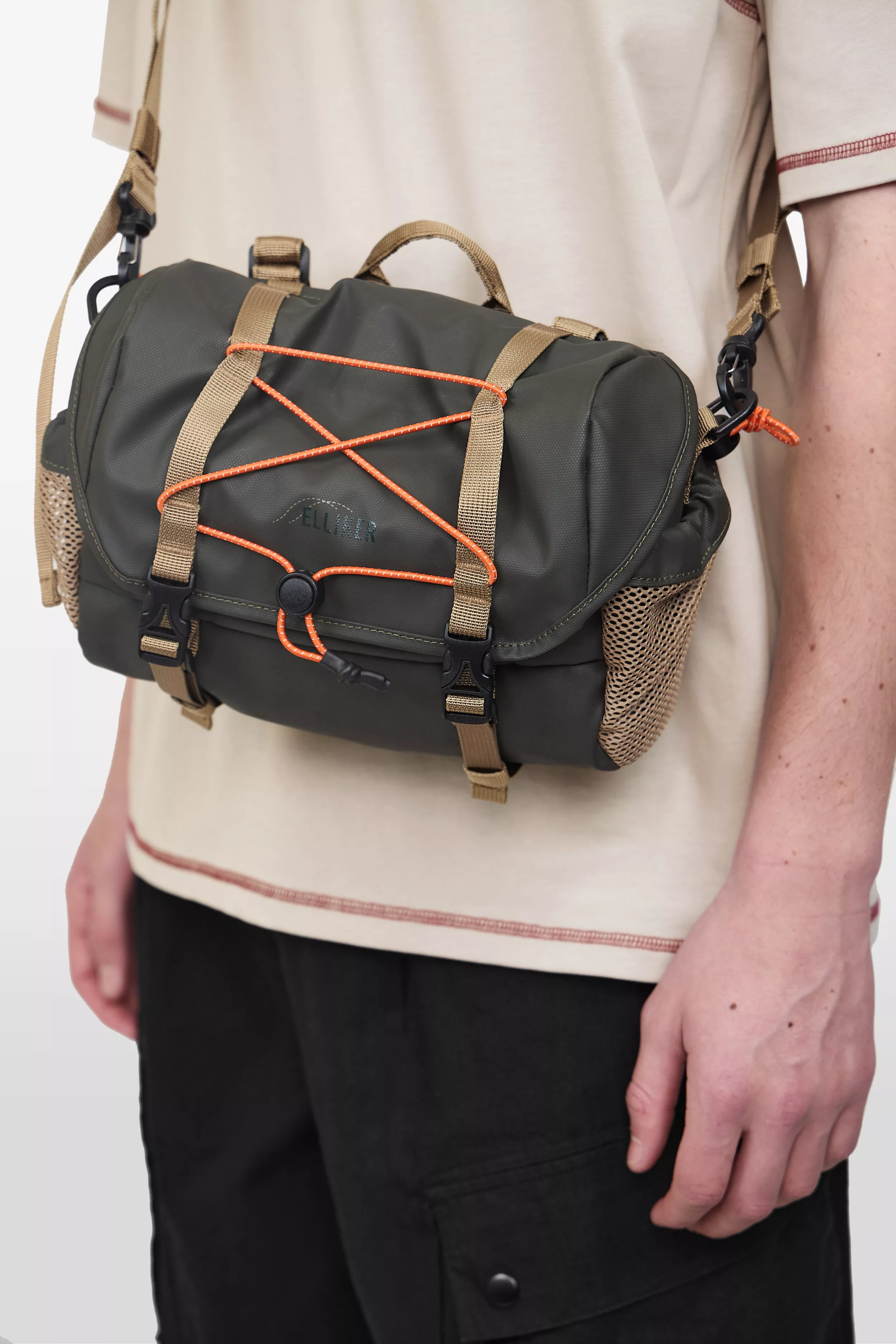 model-(34033-darkgreen-front)-(40181-ashgrey-detail)