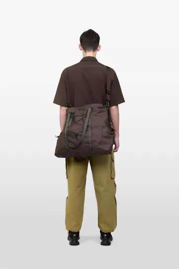 model-(34028-darkbrown-front)-(40168-dkbnblk-back)-(40194-olive-back)