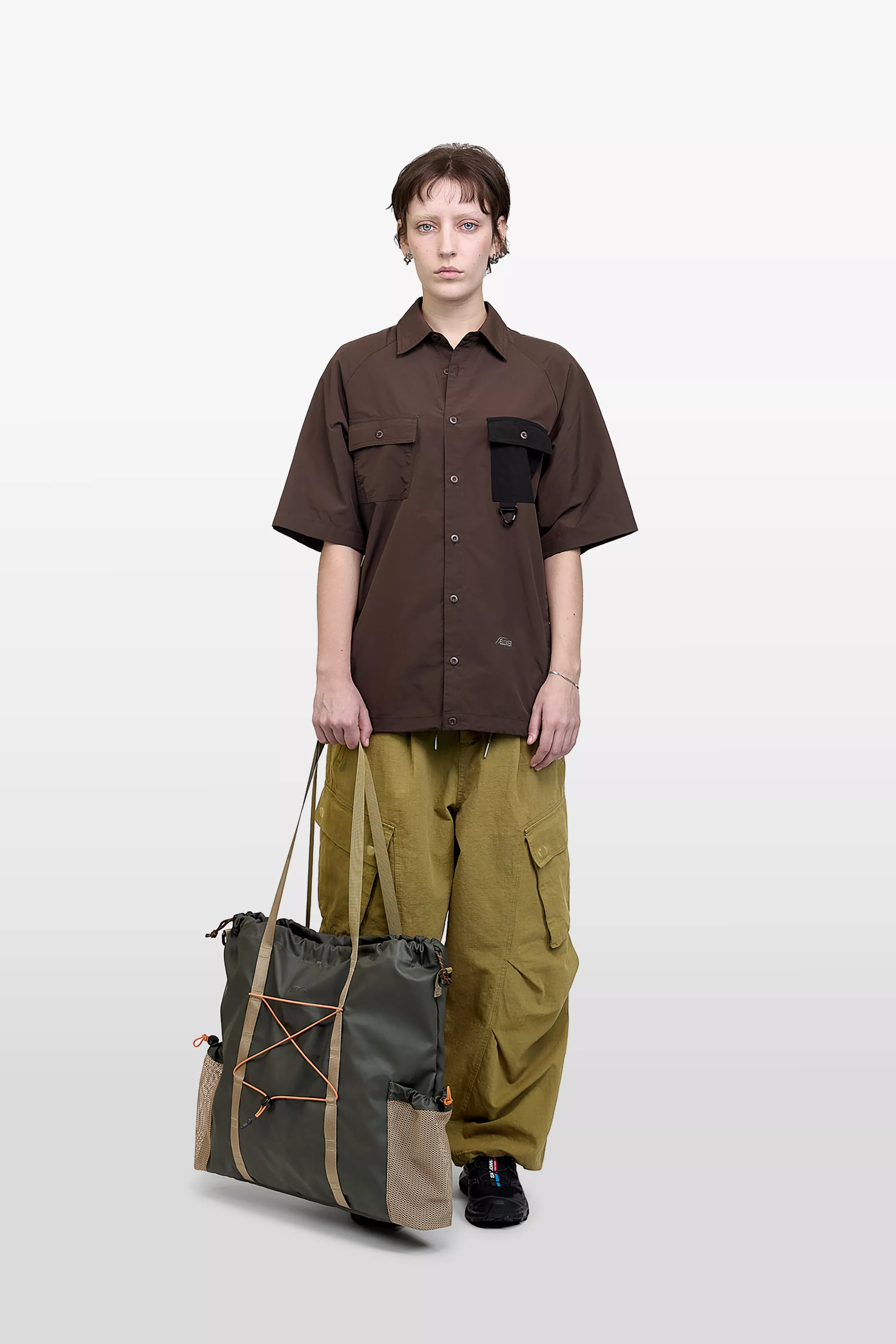 model-(34028-darkgreen-side)-(40168-dkbnblk-front)-(40194-olive-front)