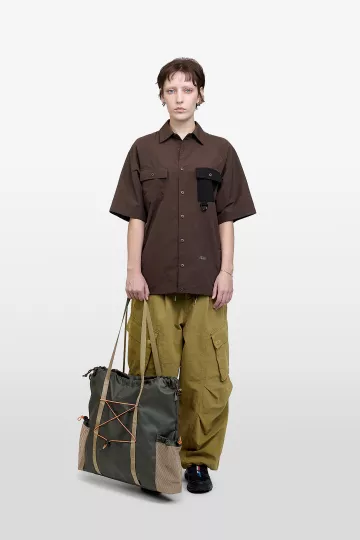 model-(34028-darkgreen-side)-(40168-dkbnblk-front)-(40194-olive-front)