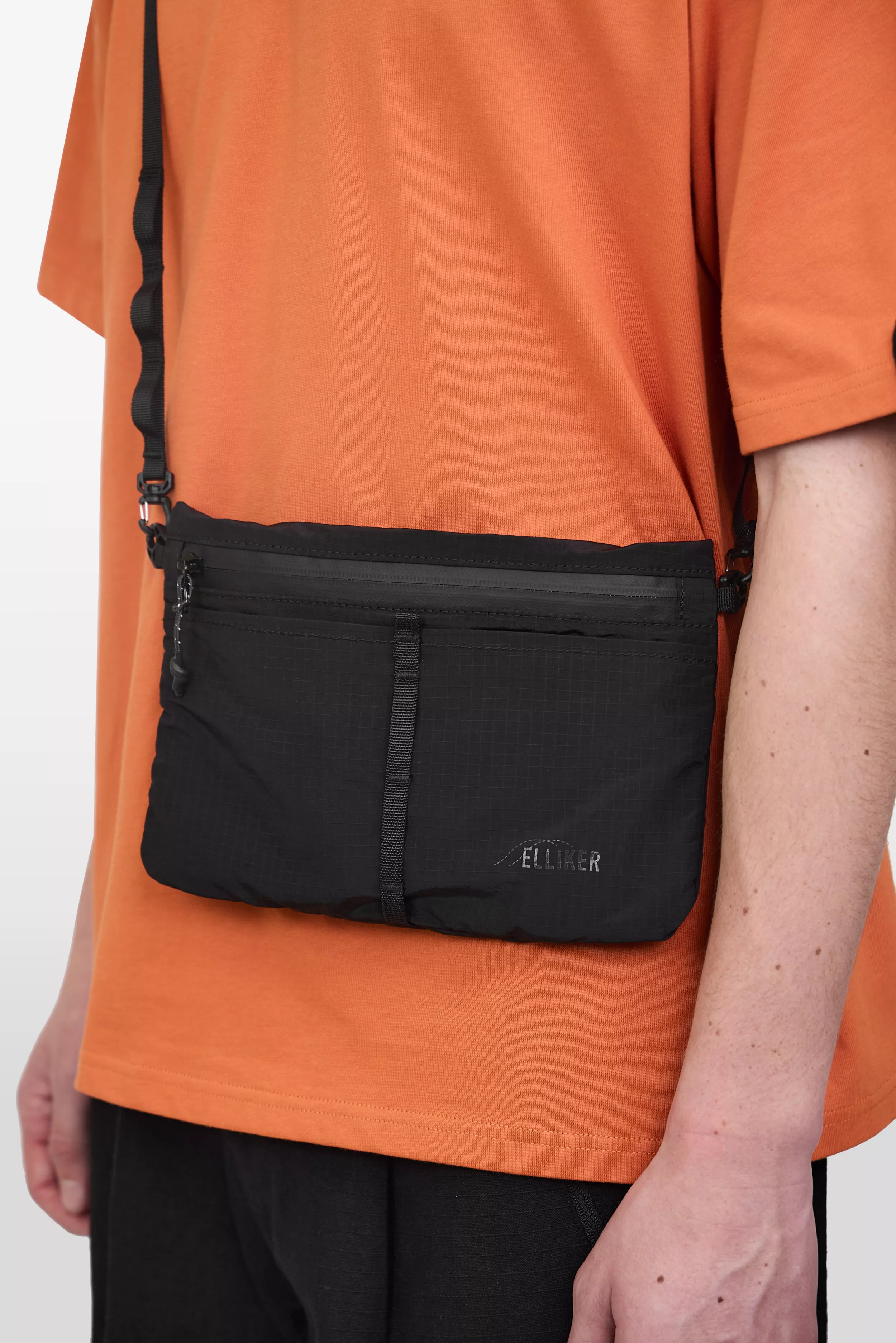 model-(34083-black-front)-(40186-rust-detail)