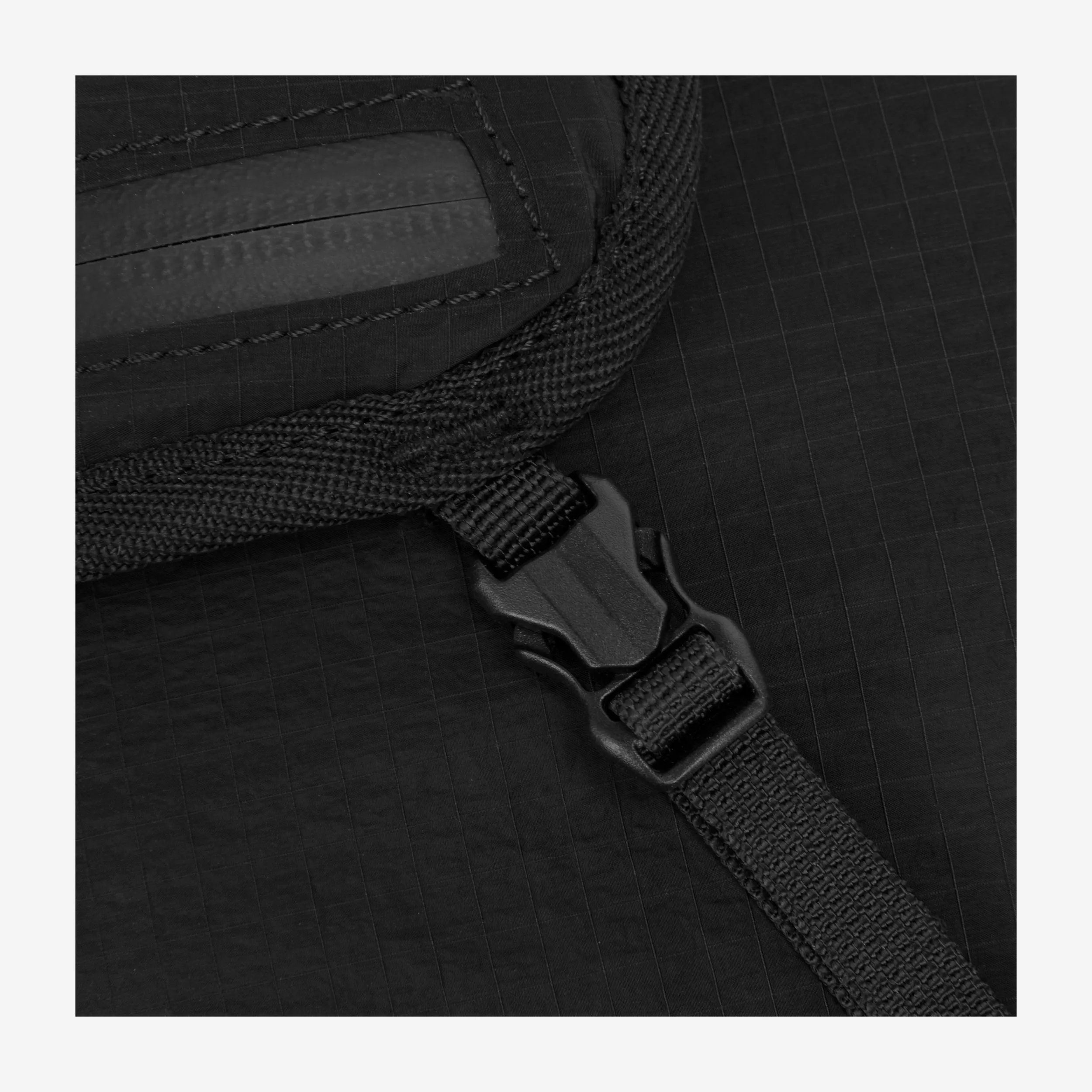 34081-black-detail