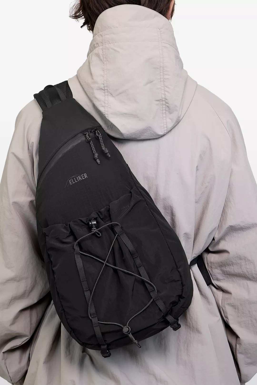 model-(34081-black-front)-(40193-taupe-back)