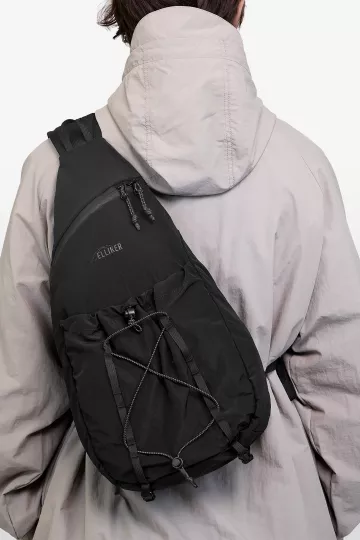 model-(34081-black-front)-(40193-taupe-back)