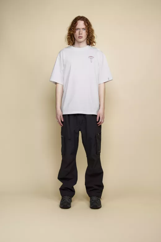 Rill Spore Print Short Sleeve T-shirt Model