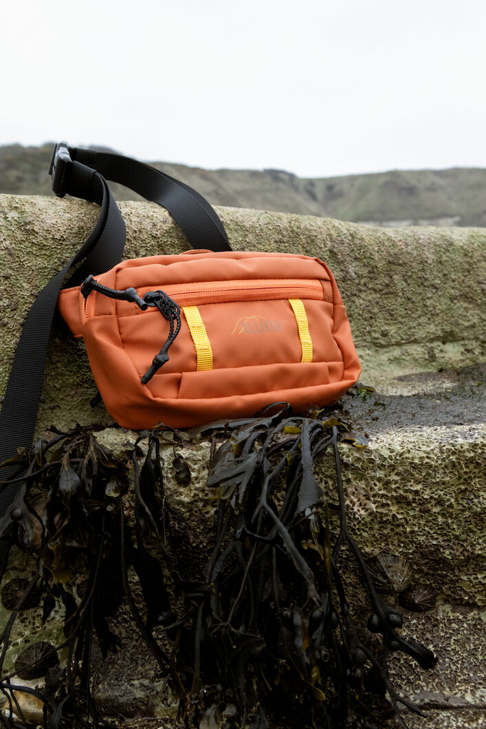 ELLIKER - Rock Pooling - Semer Bag on Seaweed