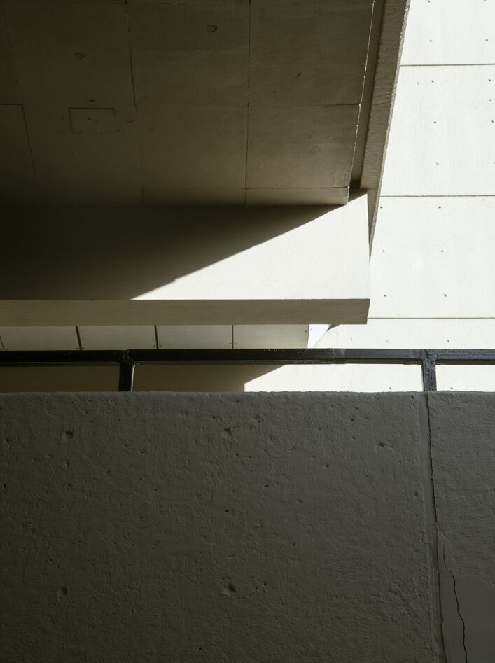 ELLIKER x Hikerdelic - Geo Building Light