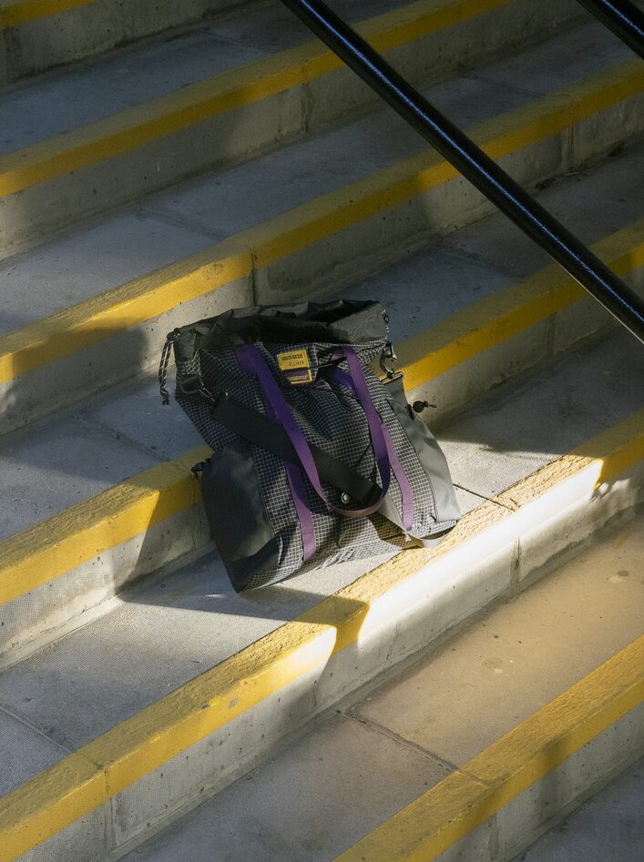 ELLIKER x Hikerdelic - Carston Tote Bag on Stairs